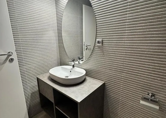 West Tower - Apartman *